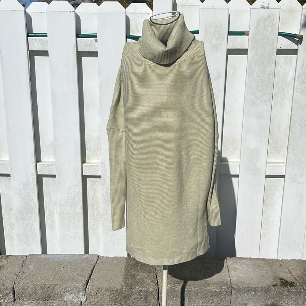 Lillusary beautiful sage, green sweater, new tags size medium